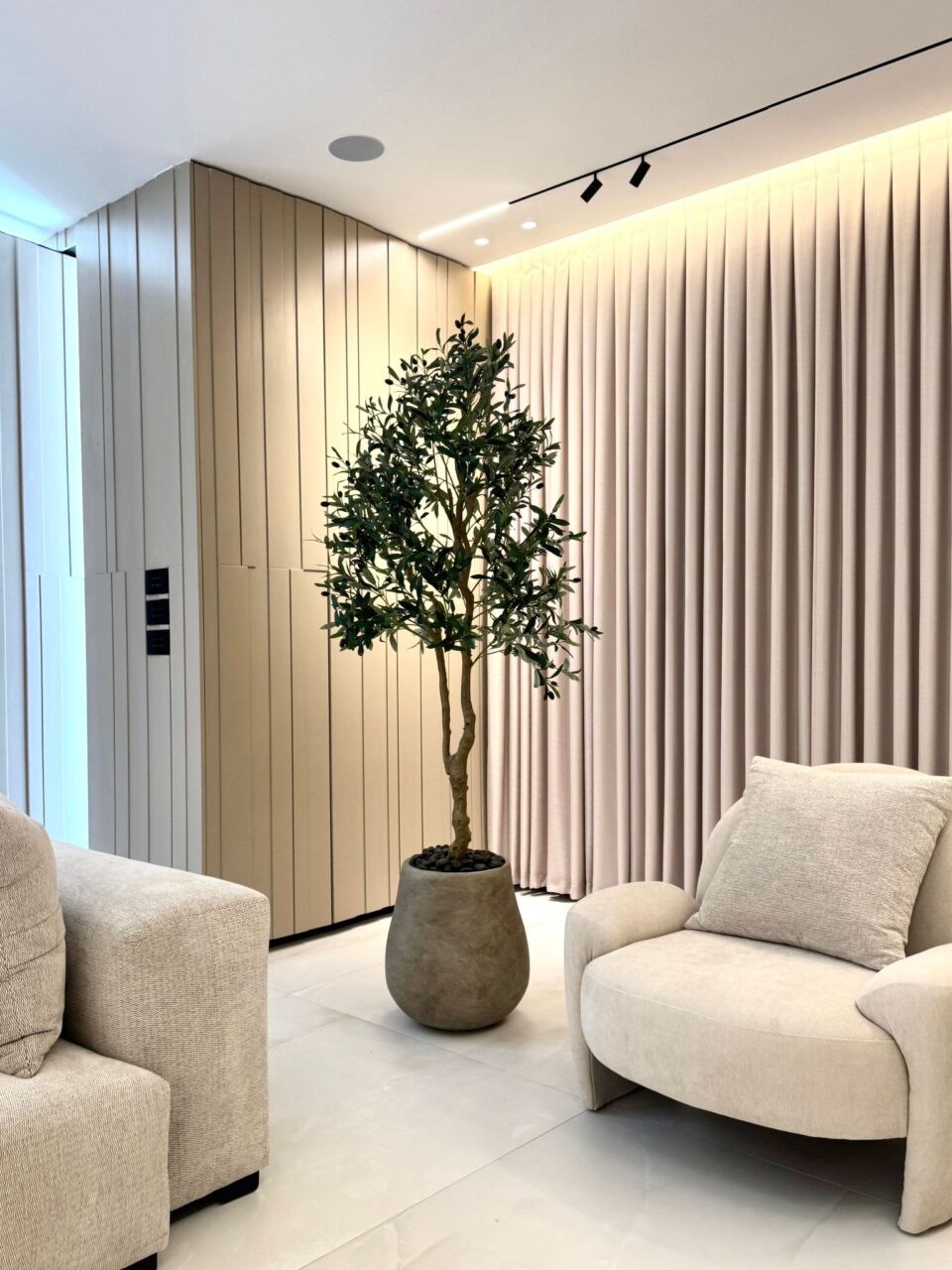 NOVO | עץ זית מלאכותי